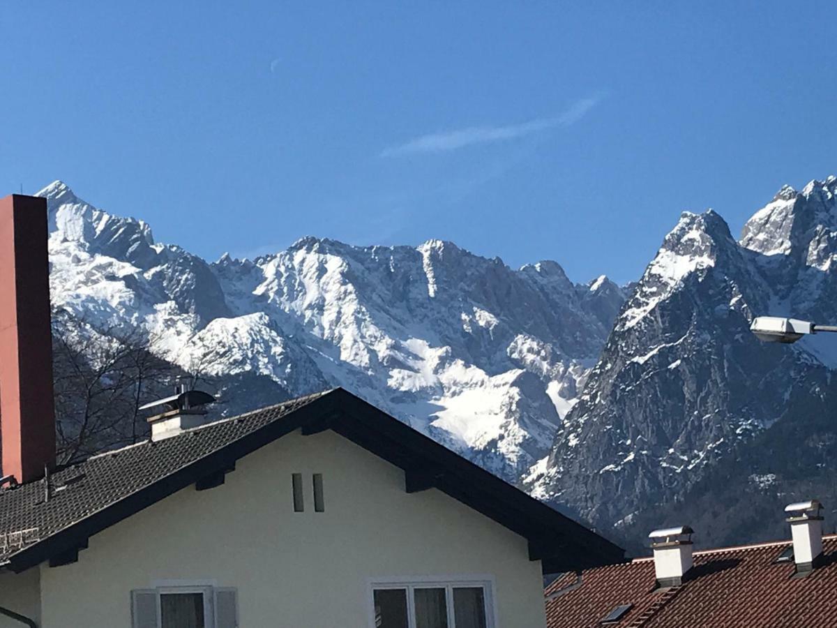 Appartement Ferienhaus Butterfly à Garmisch-Partenkirchen Extérieur photo