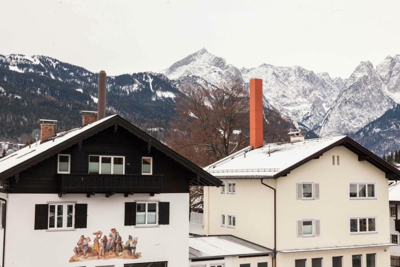Appartement Ferienhaus Butterfly à Garmisch-Partenkirchen Extérieur photo