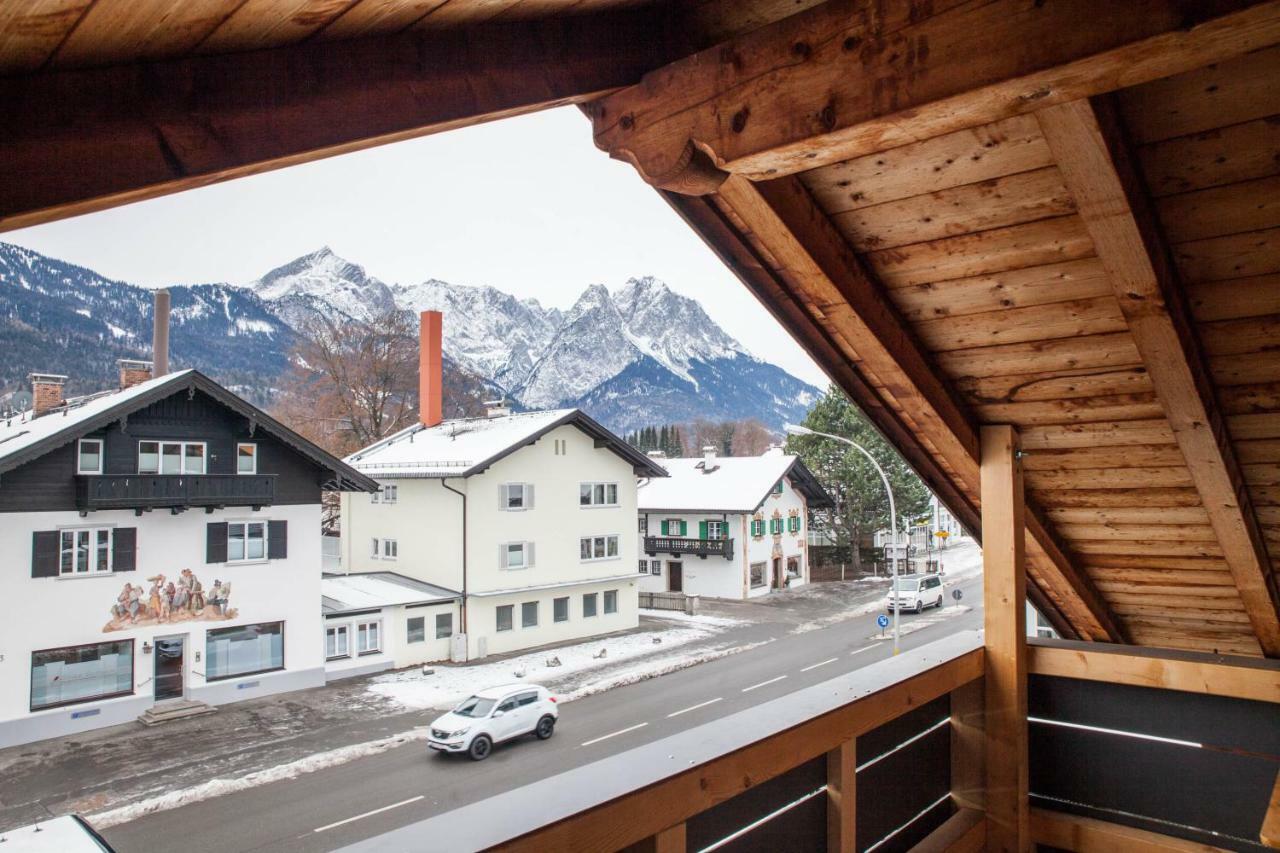 Appartement Ferienhaus Butterfly à Garmisch-Partenkirchen Extérieur photo