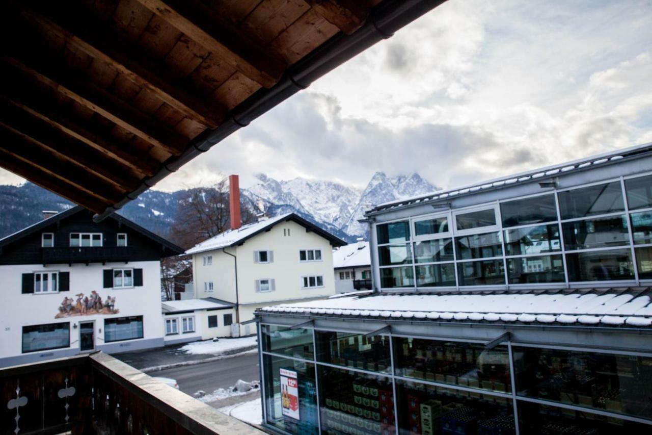 Appartement Ferienhaus Butterfly à Garmisch-Partenkirchen Extérieur photo